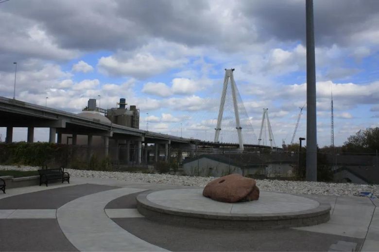 The Big Mound site sits along the Mounds Heritage Trail erected by the Great Rivers Greenway.