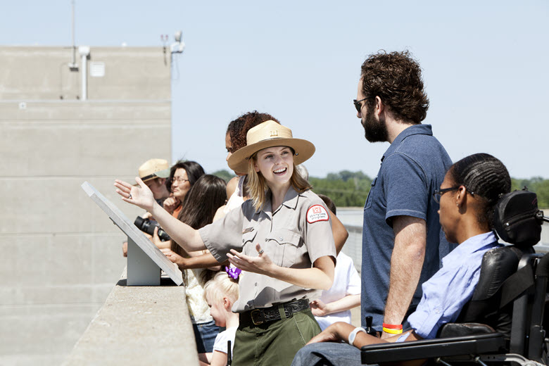 The National Great Rivers Museum shares the stories of the Mississippi River.