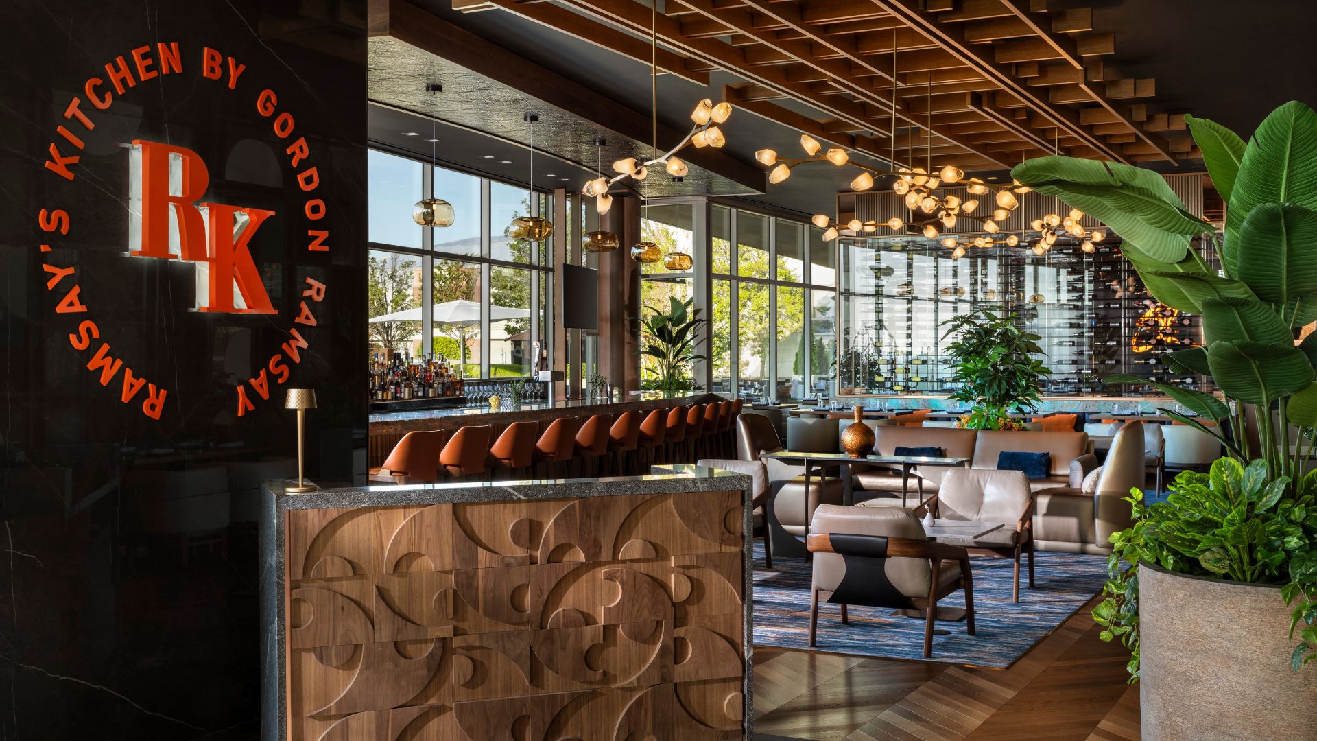 Gordon Ramsay has opened a restaurant at Four Seasons Hotel St. Louis.